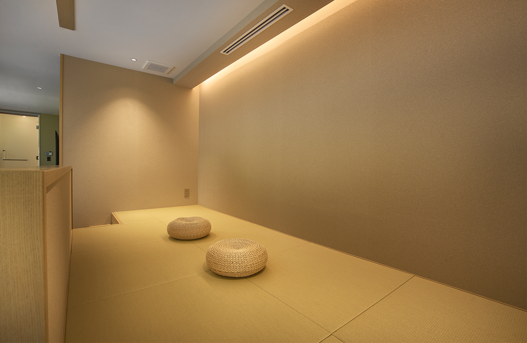 Junior Suite Garden Twin Room Bathroom Image